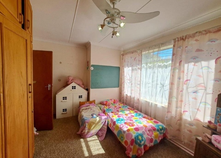4 Bedroom Property for Sale in Roosheuwel North West